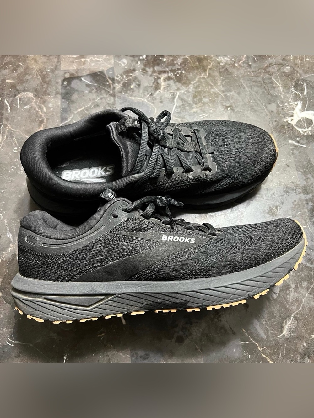Brooks Mens Revel 7 Run & Walk Black Running Shoe Sneaker Sz 9.5